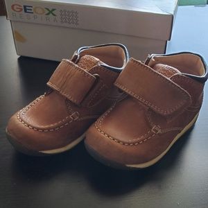 Geox B Each Boy Brown Shoes Trainers Low Top